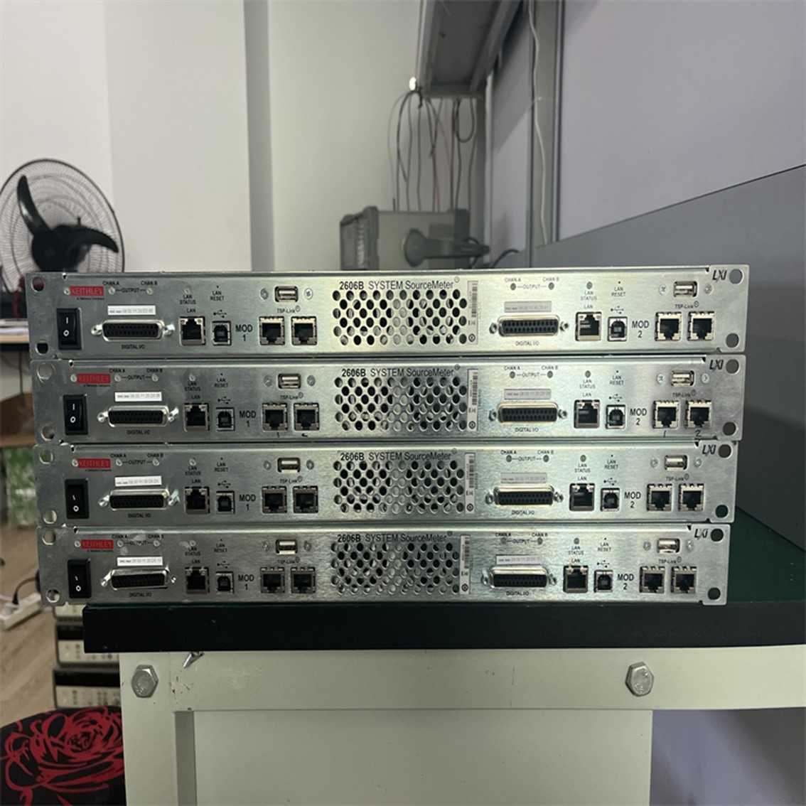 TEKTRONIX 2606B 4채널 소스미터SMU 4CH, 20V, 3A, 20W, 100fA, 100nV