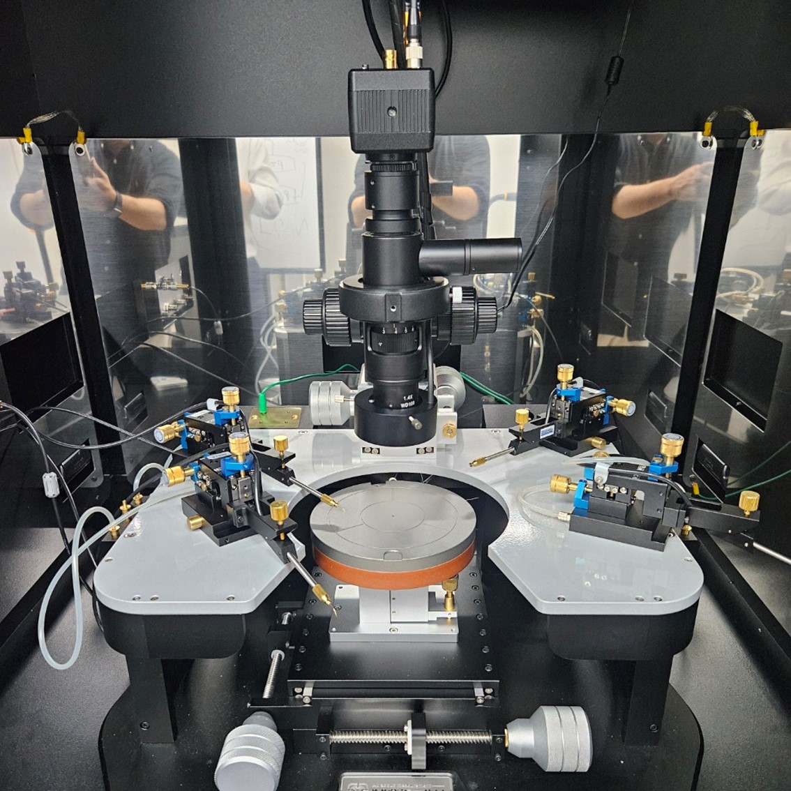 KEYSIGHT B1500A 반도체 파라미터 분석기, 웨이퍼 파라미터 분석기